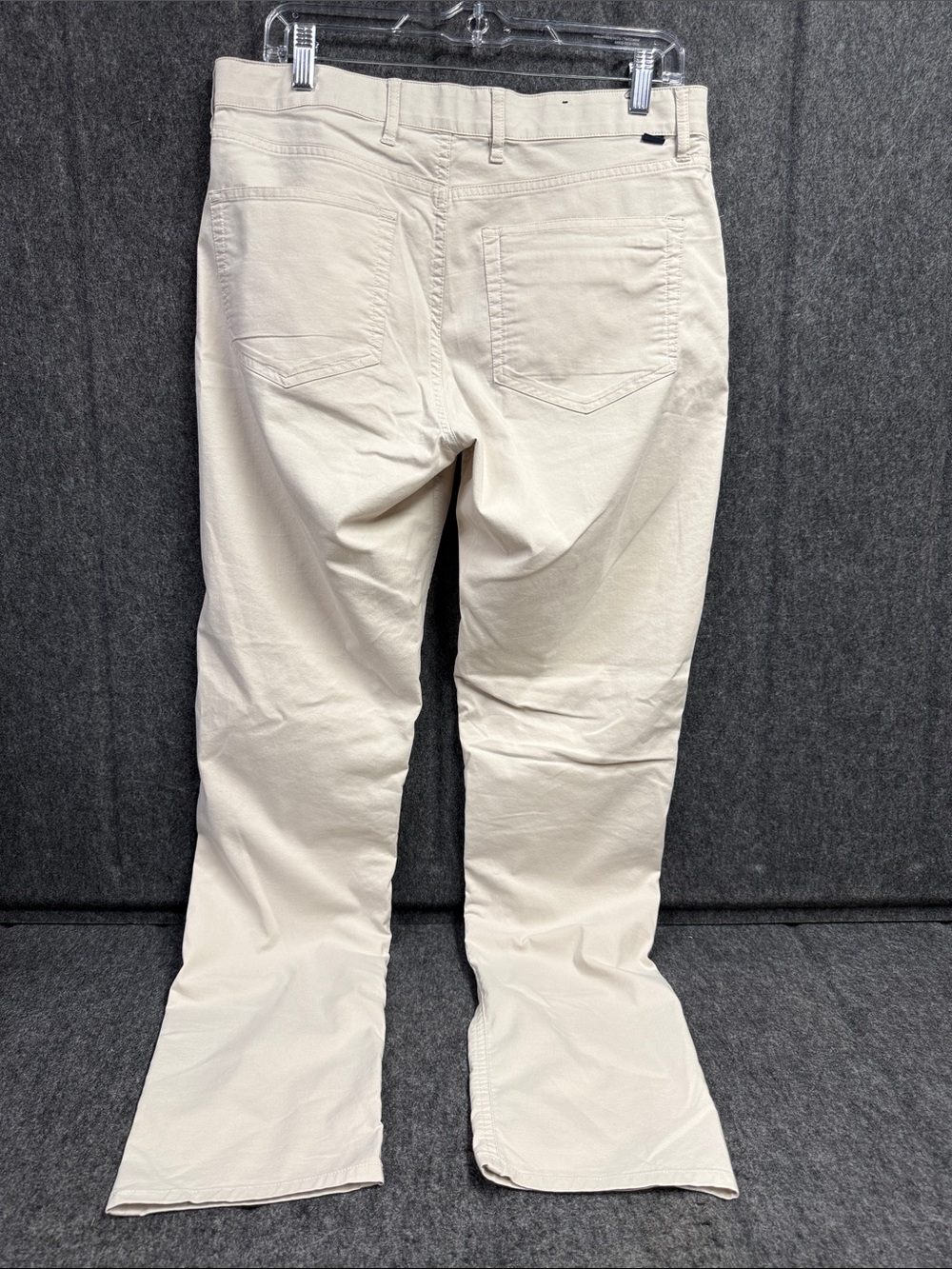 Faherty Men's Cream Bootcut Jeans - Picture 2 of 6